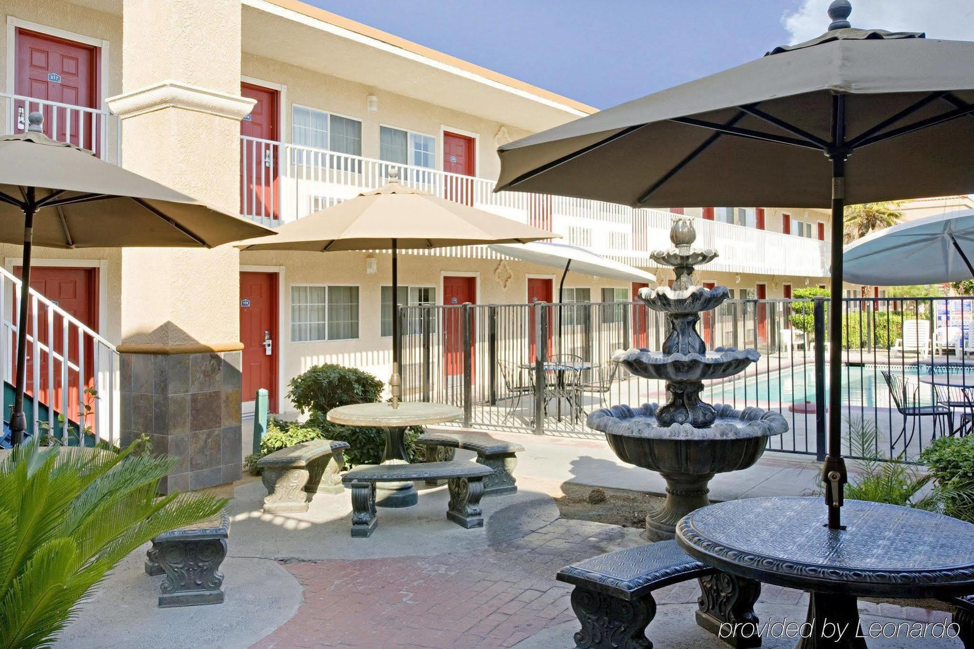 Dream Inn Fresno Exterior photo