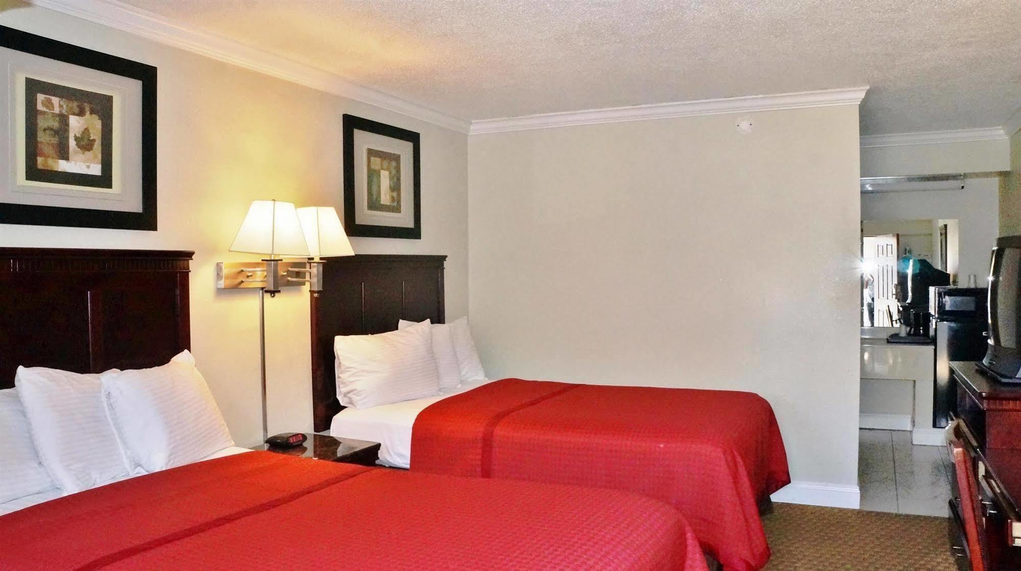 Dream Inn Fresno Exterior photo