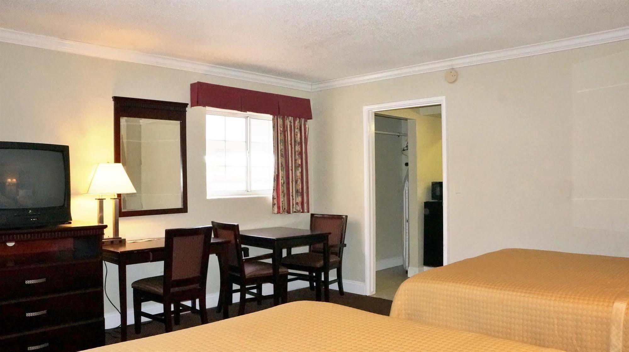 Dream Inn Fresno Exterior photo