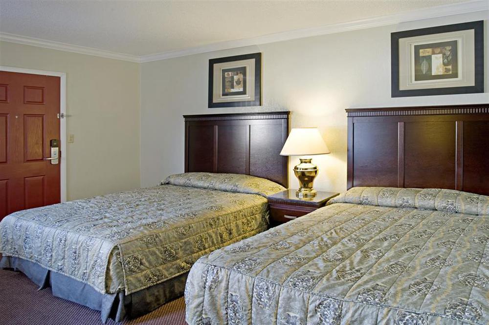 Dream Inn Fresno Room photo